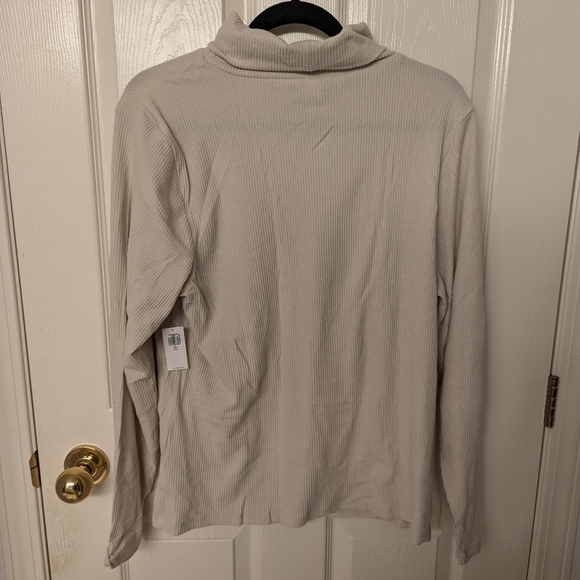 Old Navy Slim Fit Rib-Knit Long-sleeved Turtleneck T-shirt, New With Tags XXL - Picture 2 of 5